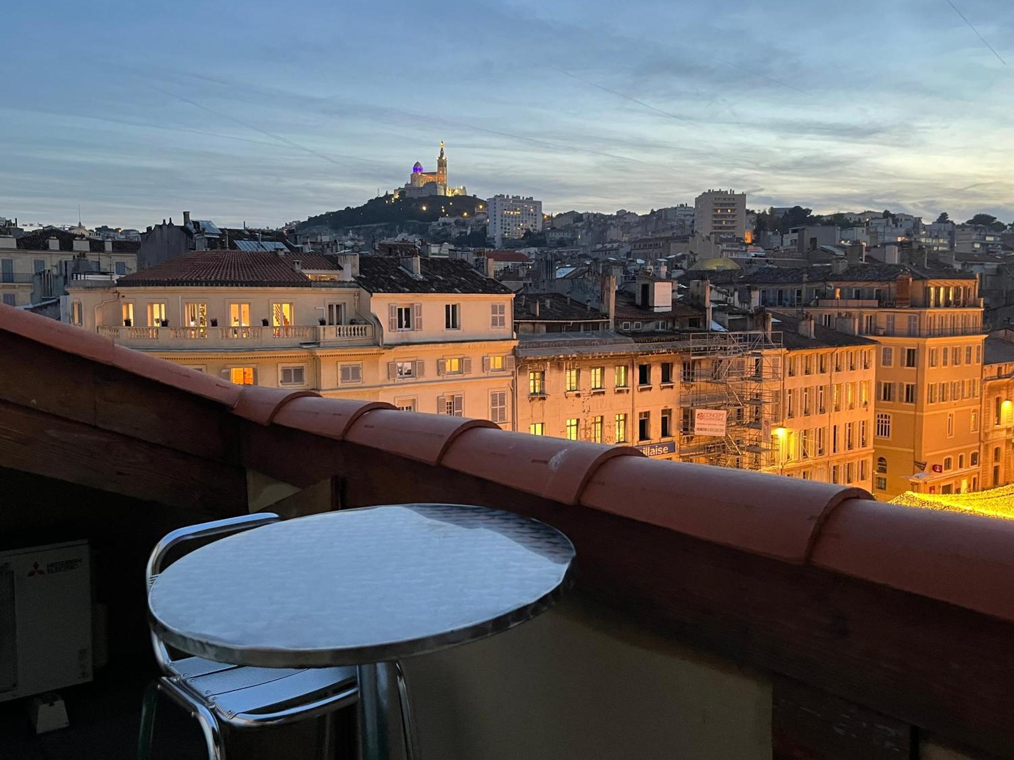 Loft Moderne Vue Vieux Port Terrasse Rooftop Appartement Marseilles Buitenkant foto